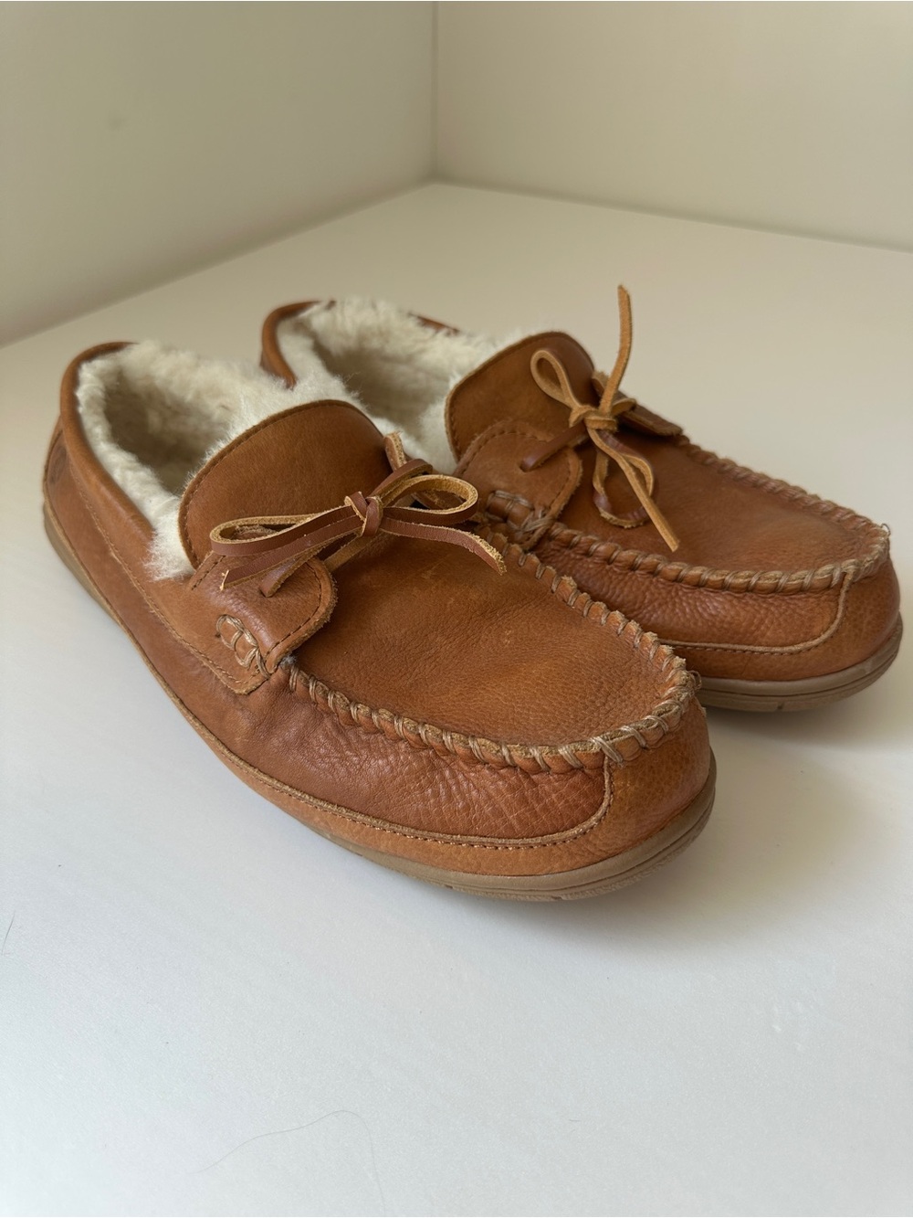 Lands End Mens Shearling Leather Moccasin Slippers US 12 EU 45.5 Brown Winter